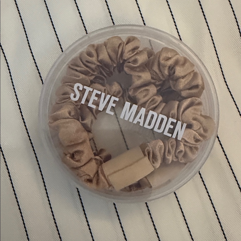 Steve Madden Beige Hair Scrunchie Set